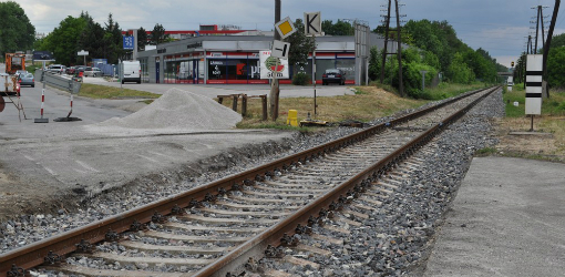 Mladá len 33-ročná žena dnes ukončila svoju životnú púť na železničnej trati v Mlynárciach blízko bývalých pekární
